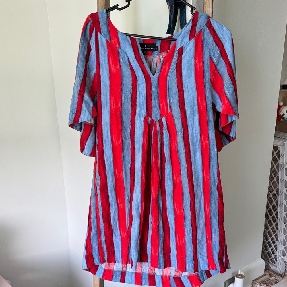 Pomander‎ Place tuckernuck brand Vibrant Red and Blue Dress
